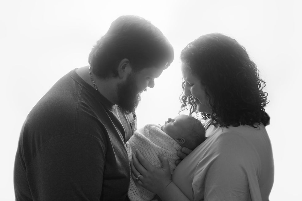 Fenton, Michigan newborn photographer, Michigan photographer, Fenton, Michigan Photographer, Michigan newborn photographer, family images, Michigan newborn family images, timeless newborn images