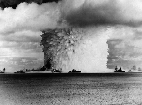 USS_Saratoga_(CV-3)_and_other_ships_are_hit_by_Crossroads_Baker_nuclear_blast,_25_July_194