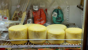 FISCALIZAÇÃO INTERDITA DEPÓSITO E APREENDE 700 KG DE ALIMENTOS IMPRÓPRIOS PARA CONSUMO