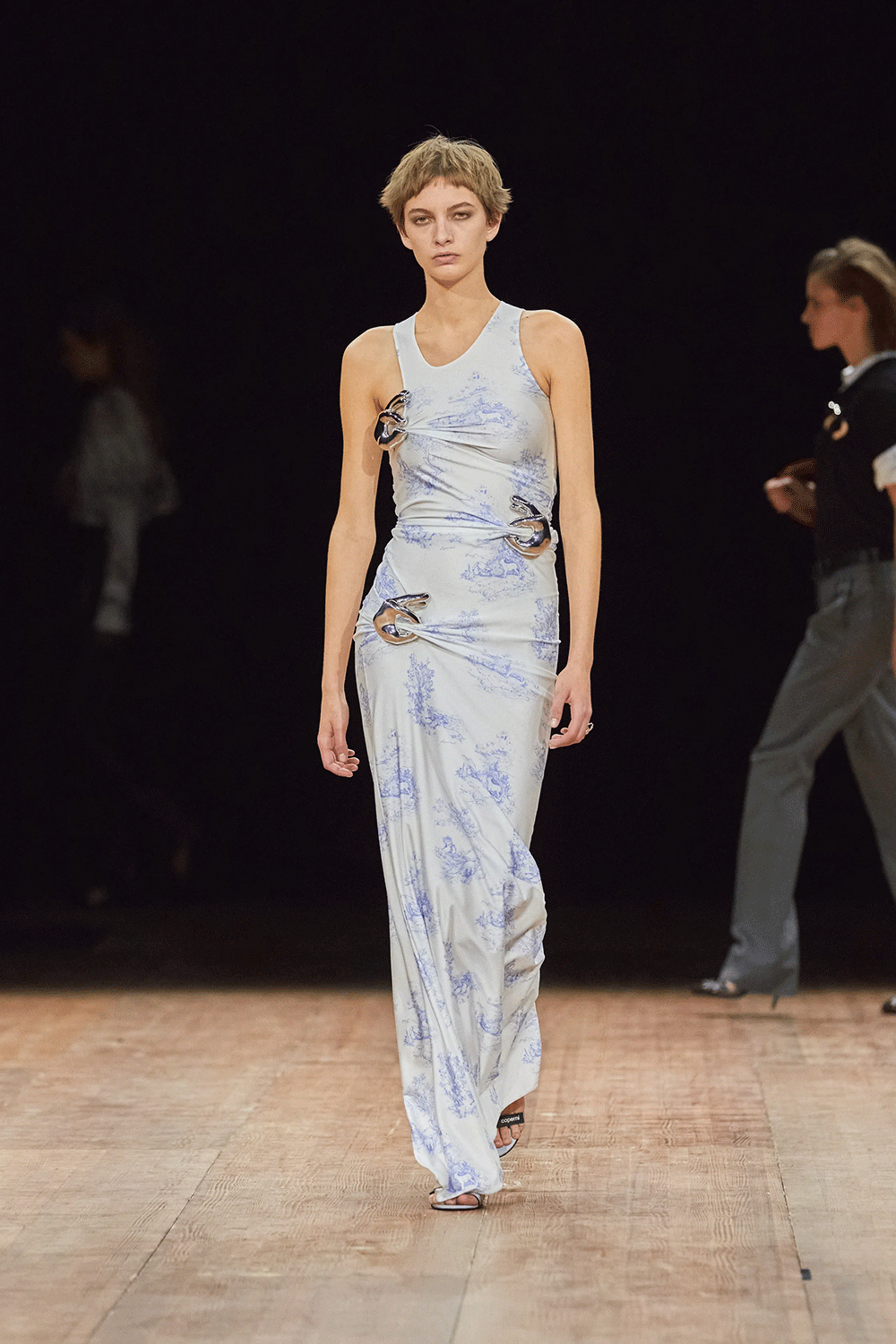 Coperni-fall-2023-04.gif
