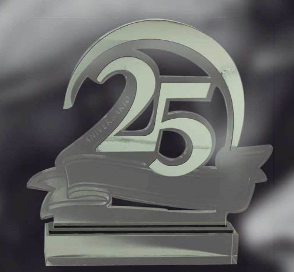 Aniversarios 25 o 50 años en Metacrilato