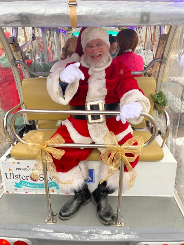 Holiday on the Walkway