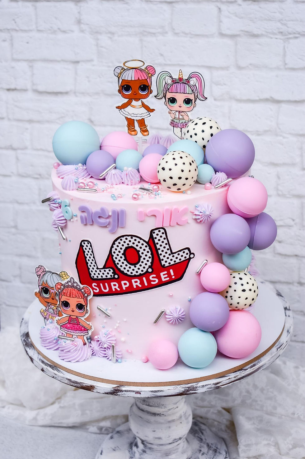 תמונה ממוזערת: LOL Surprise Cake