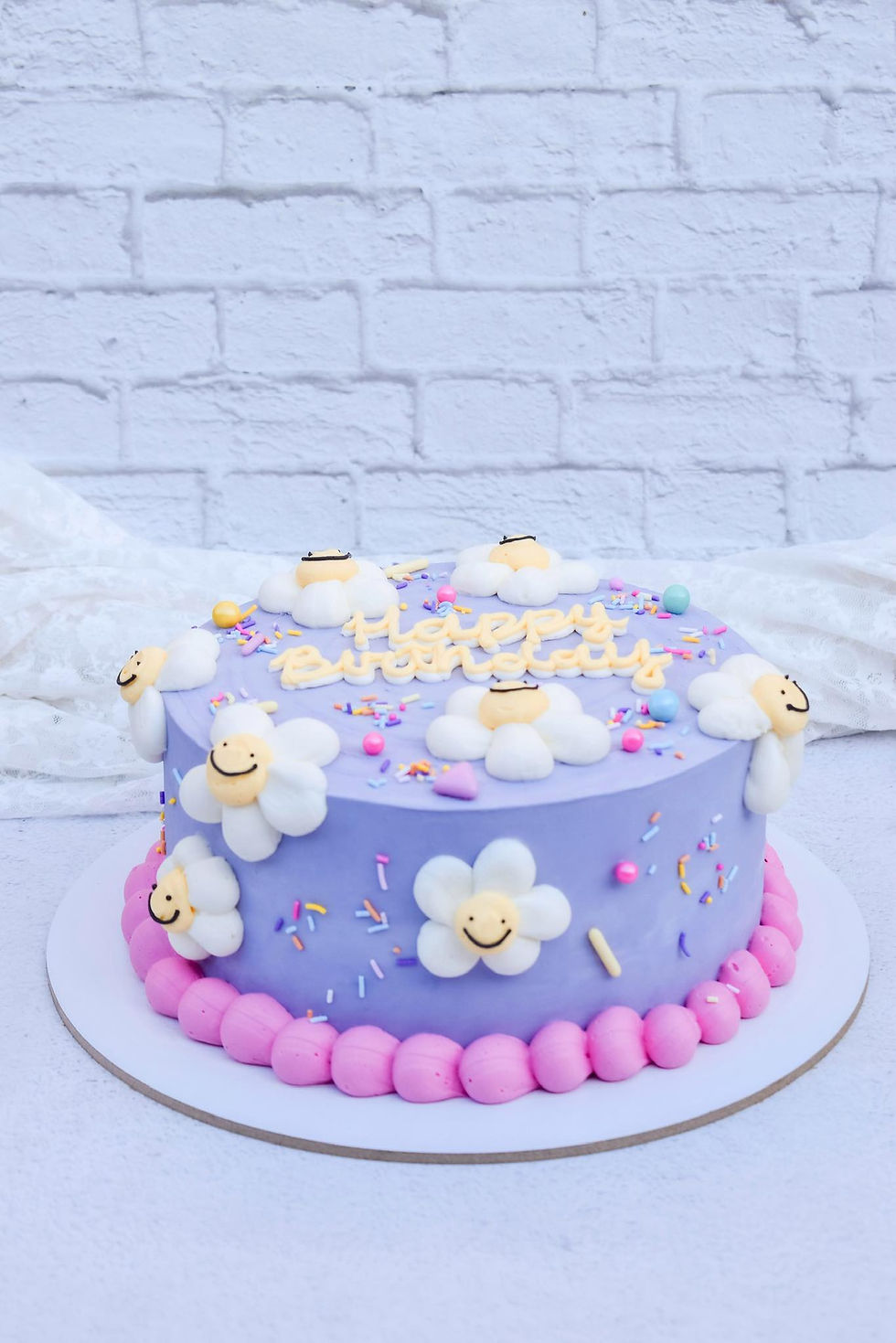 תמונה ממוזערת: Smilie Flowers Birthday Cake