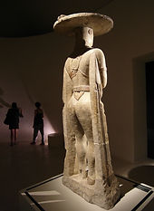 il Guerriero di Capestrano, the warrior of Capestrano, der Krieger von Capestrano, stsatue arcaiche, archaische Statuen, archaic statues, come illuminare una statua, how to light a statue, wie man eine Statue beleuchtet