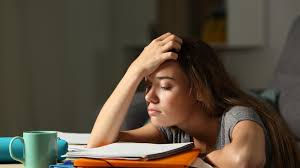 mujer agotada, burnout, cansancio, ansiedad, depresión