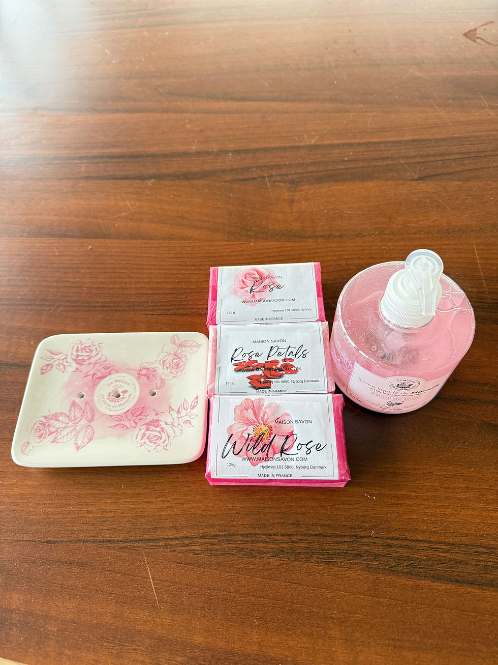 Miniatyrbild: Rose gift set, Marseille organic soap, Rose bar and liquid soap, French rose soap, French organic rose soap, sheabutter soap