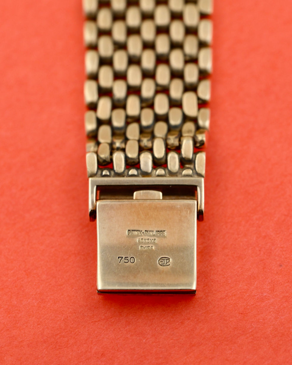 Thumbnail: PATEK PHILLIPPE 18K YELLOW GOLD GONDOLO QUARTZ REF.3943J (M09181)
