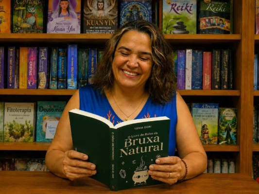 Tânia Gori lança edição de bolso de “Bruxaria Natural” pela Papale’s Editorial