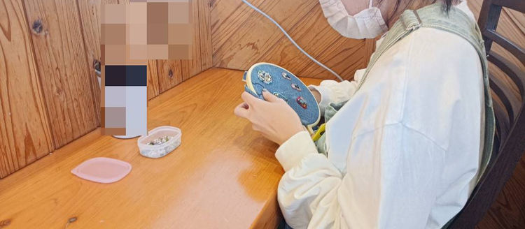 5月21日(火) 作品を作っている様子