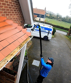 Gutter Clearing Mills Cleaning.jpg