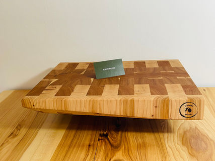 Hickory cutting board