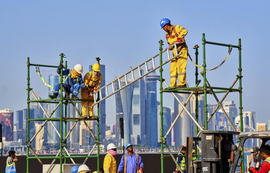Gulf States: Migrant Workers’ Heat Protections Fall Short