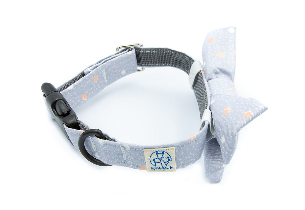 Thumbnail: Queen Bow Tie Collar