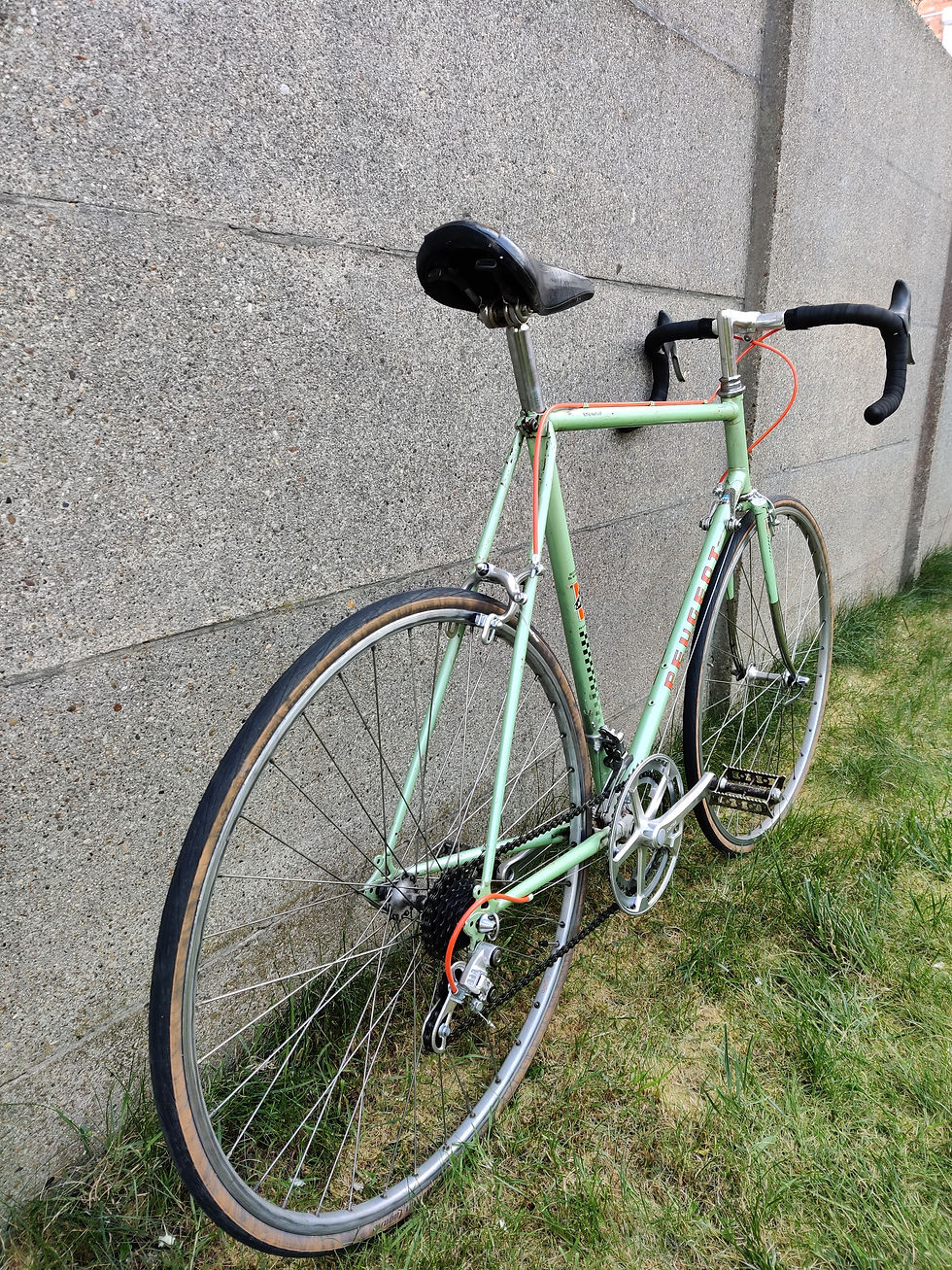 Thumbnail: Prachtige muntgroene Peugeot Course vintage koersfiets 1982