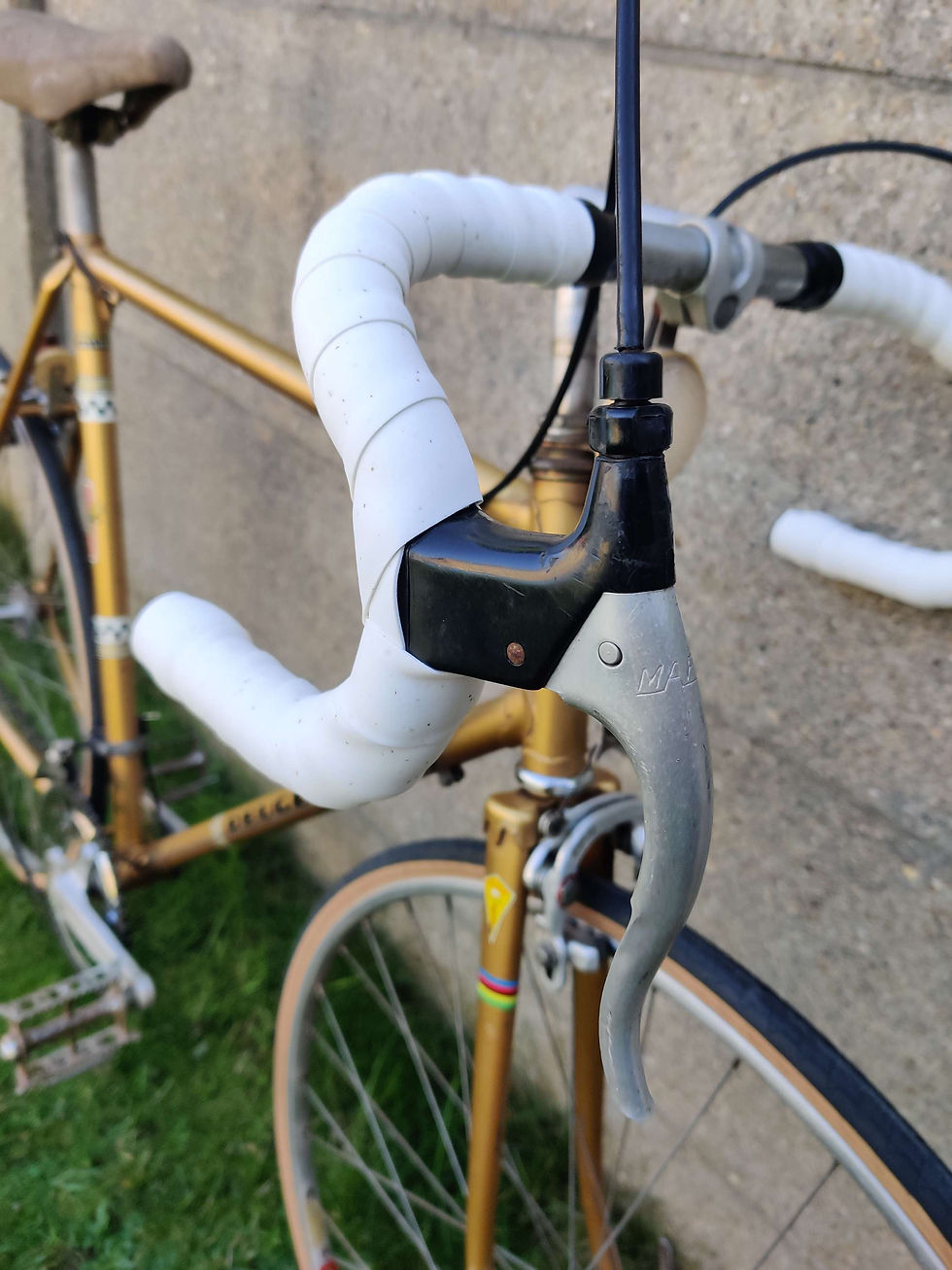Thumbnail: Prachtige gouden Peugeot van 1976!