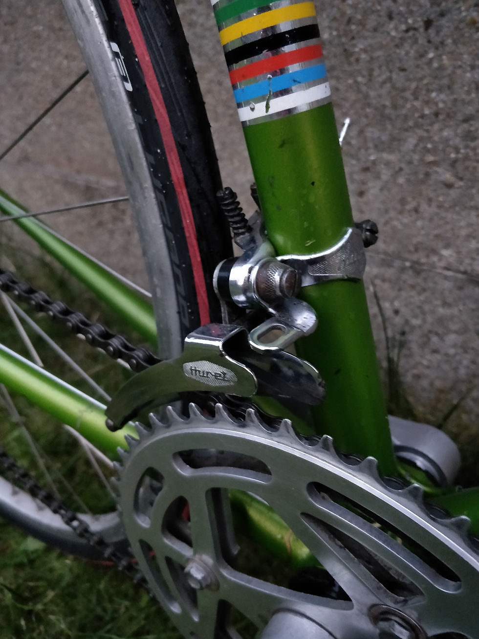 Thumbnail: Stijlvolle groene retro koersfiets met nooit gebruikte retro onderdelen!