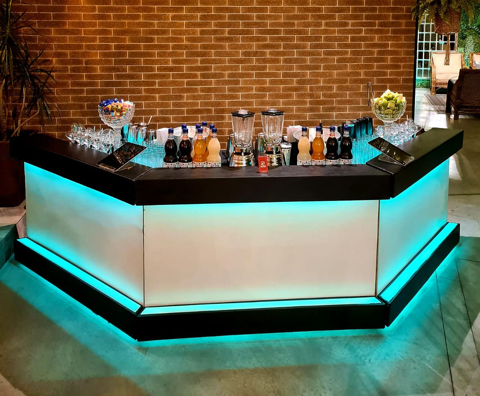 Estrutura de open bar profissional da Pepper Drinks para confraternização de empresa em São Paulo