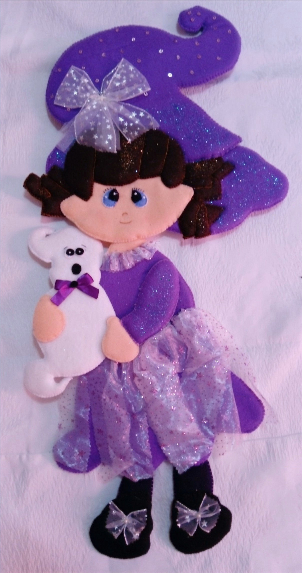 Brujita con Fantasma