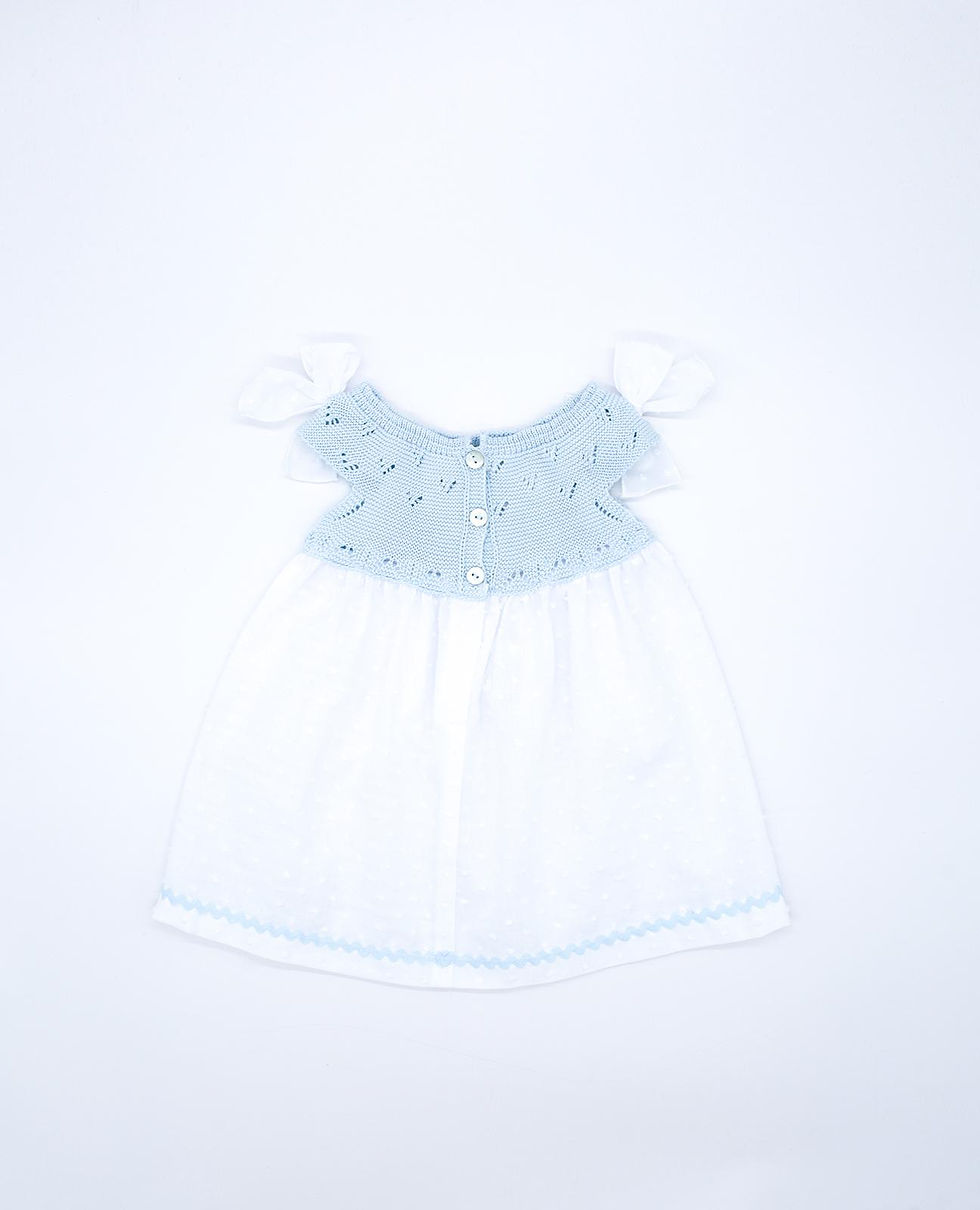 Miniatura: Vestido blanco con cuerpo punto azul y cubrepañal plumeti blanco