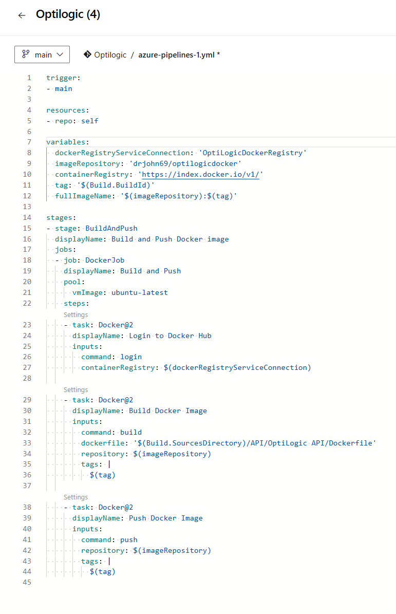 Azure Pipeline .yaml fil, som er den fil, der giver kommandoerne til de forskellige stages. Appen logger ind på docker hub. Dernæst bygger den docker imaget og pusher det til repositoriet.