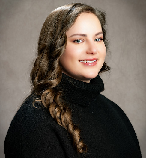 Amanda B - Headshot 2023-1.jpg
