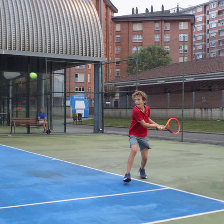 HUGO GÓMEZ-ZORRILLA FIRMA EL TERCER BOMBAZO DEL TORNEO Y SE METE EN LA FINAL CADETE