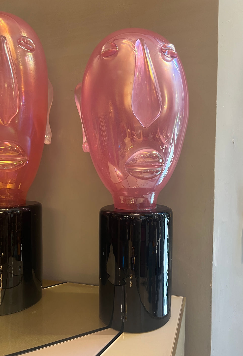 Miniatura: Pair of Modernist Pink Murano Glass Sculptures Head Shaped Picasso Style, 1980