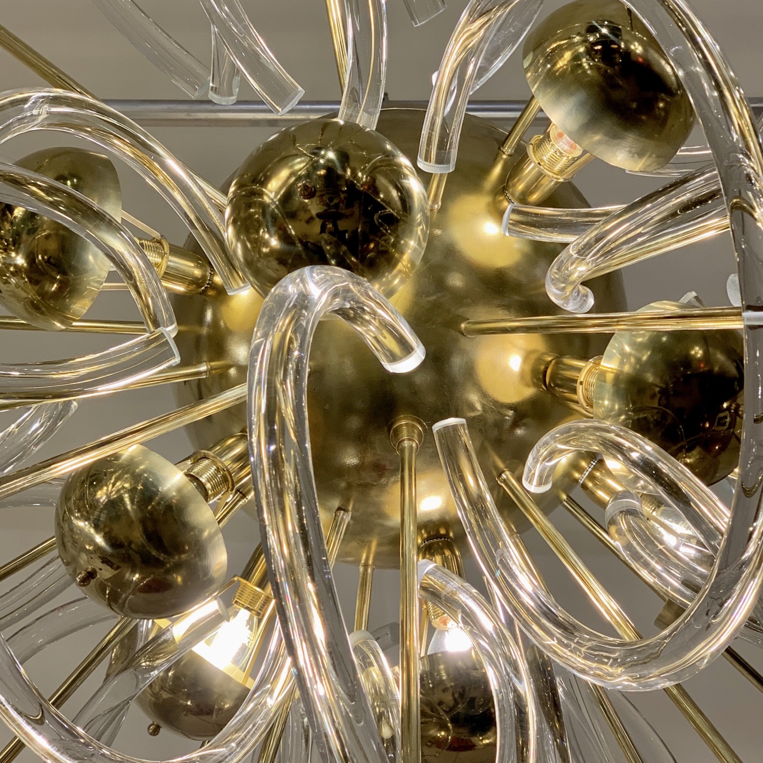 Miniatura: Lampadario di Murano in ottone con cerchi in vetro, 1970