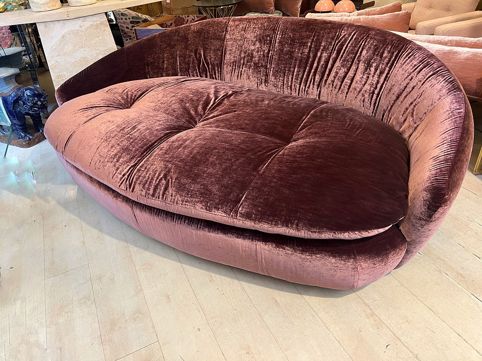 Miniatura: Hollywood Regency Big Oval Sofa, Newly Upholstered in Pink Tones Changing Velvet