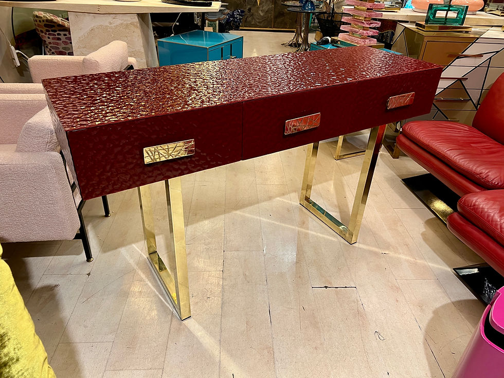 Miniatura: Consolle in vetro di Murano bugnato bordeaux  e ottone con tre cassetti, 2000