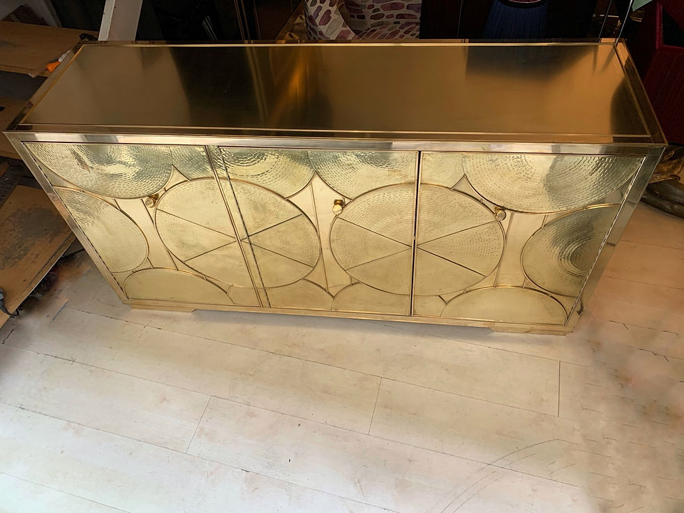 Miniatura: Brass Credenza with Hammered Brass Doors with Circle Decoration, 1970s