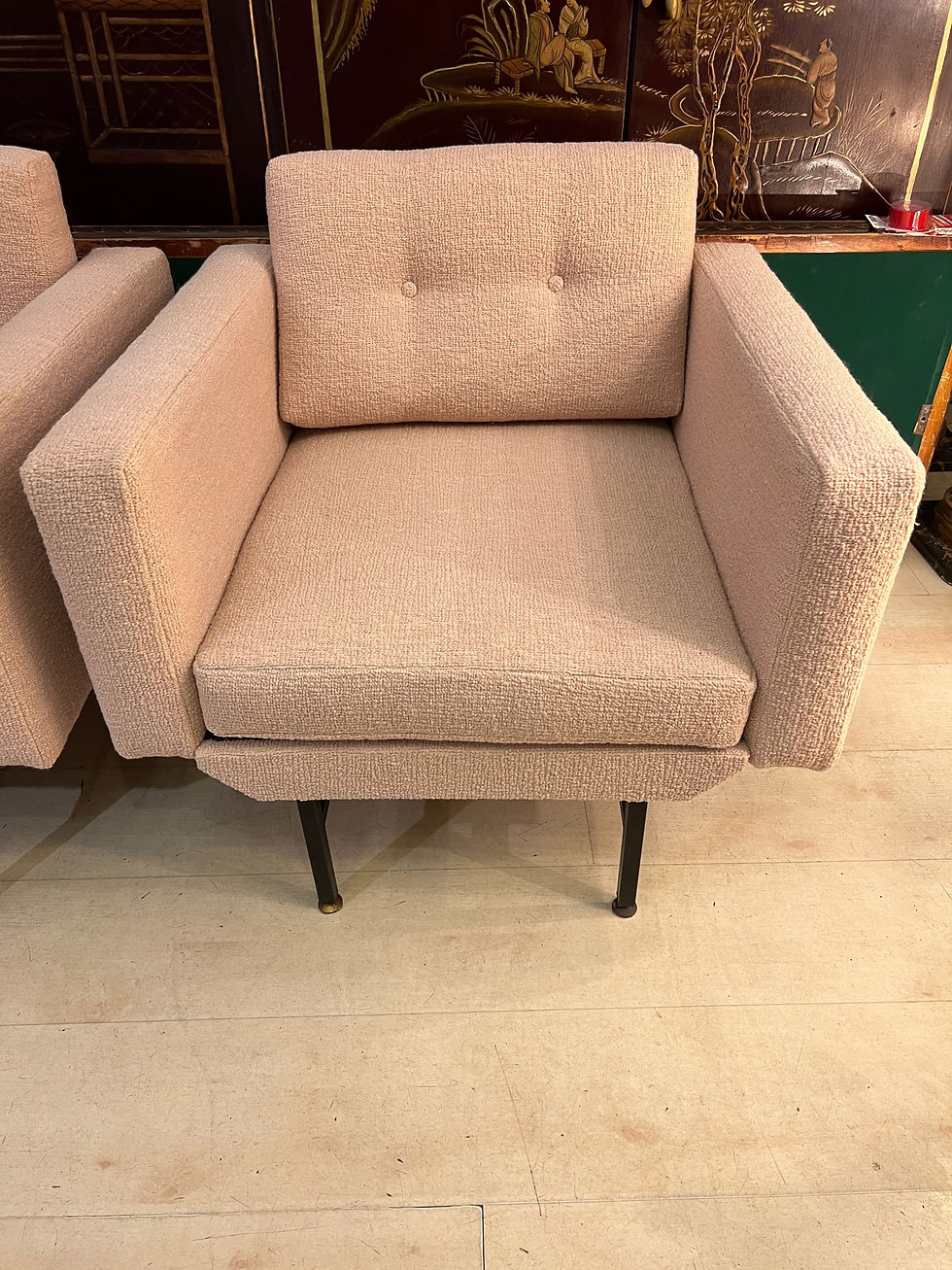 Miniatura: Pair of Newly Upholstered Pale Pink Bouclé Armchairs, 1950s