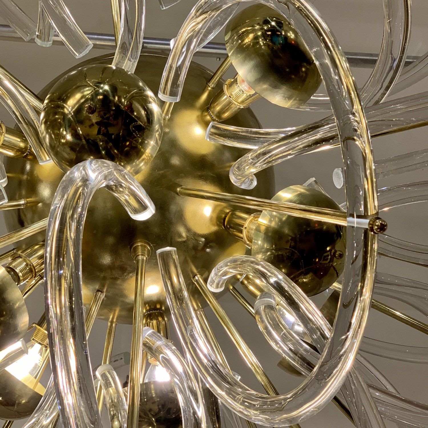 Miniatura: Murano Glass Chandelier with clear glass circles and brass structure, 1970s