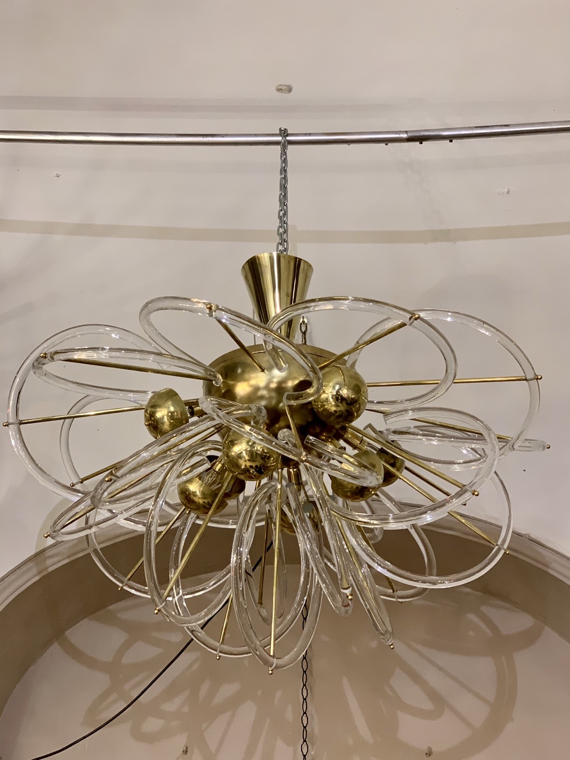 Miniatura: Lampadario di Murano in ottone con cerchi in vetro, 1970