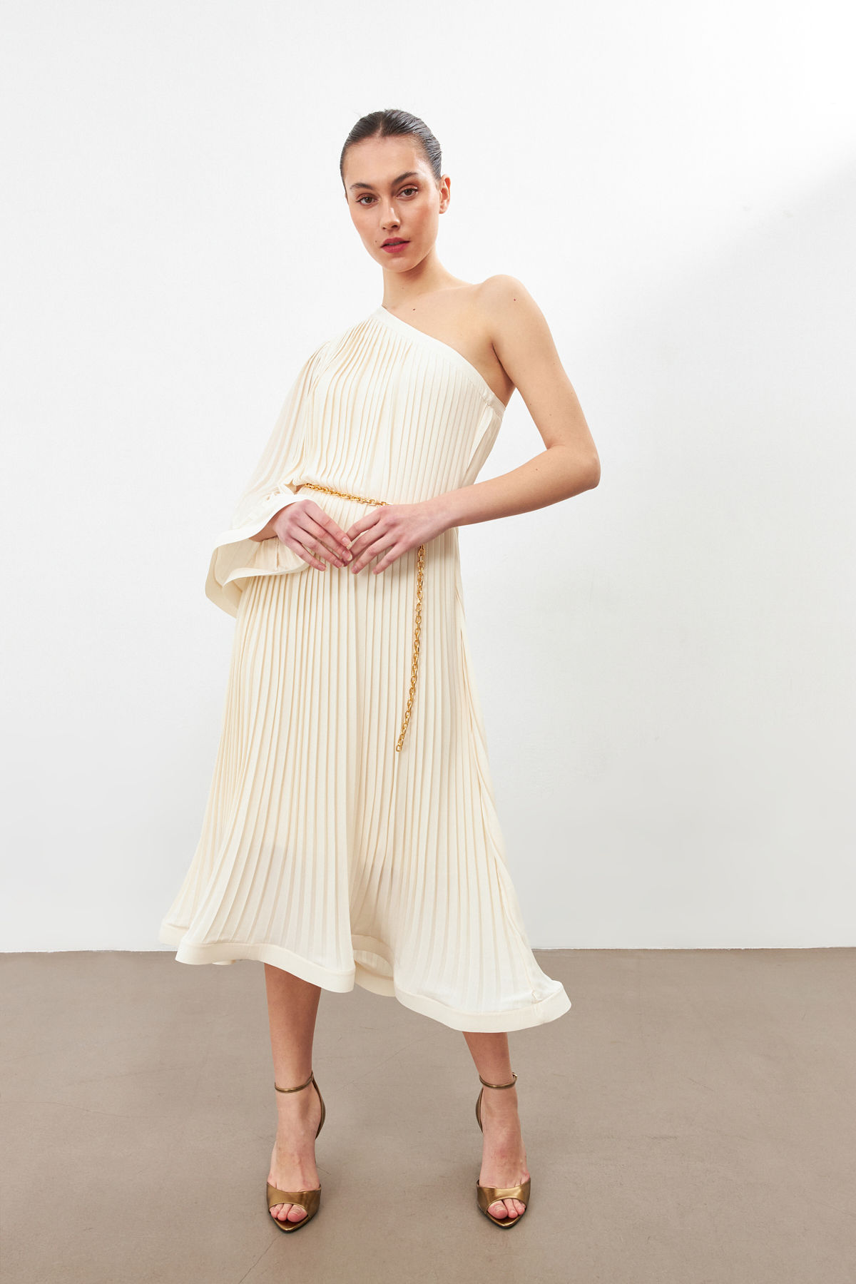 One Shoulder Bell Sleeve Pleated Dress