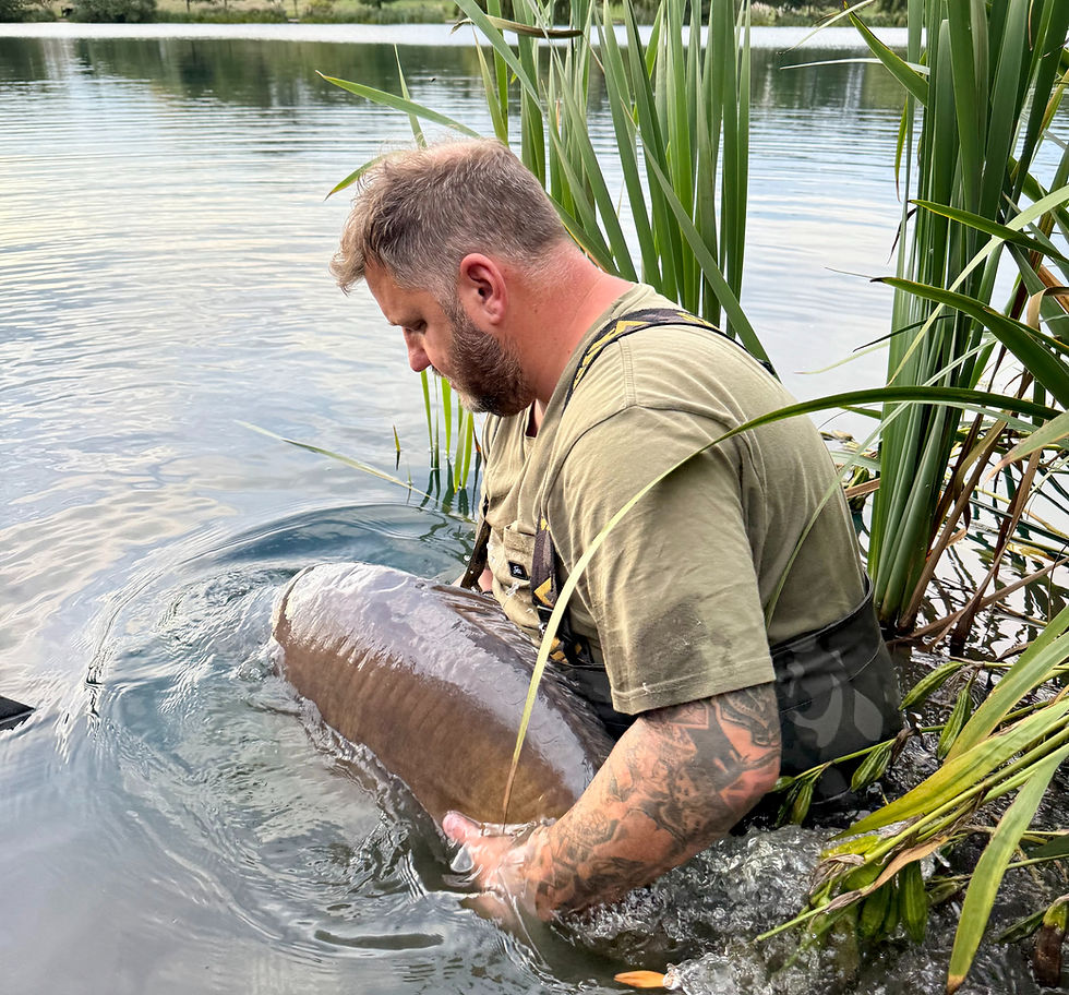 Syndicate Member Jon Swift with 'Sweet Cheeks' at 63lb!