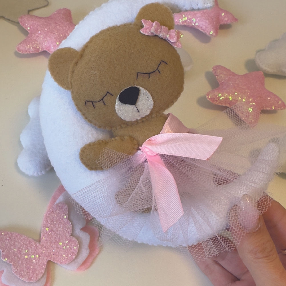 מובייל דובי עם חצאית