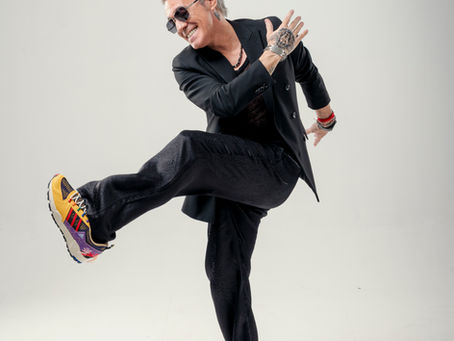 La música y el humor llegan con Cae “All Inclusive” al Teatro Vera