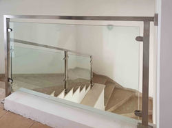 Dubai stairs glass (3).jpg