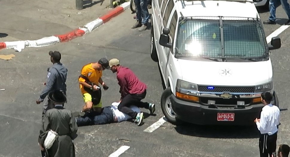 Journalist Moshe Blau was brutally attacked by the police and arrested