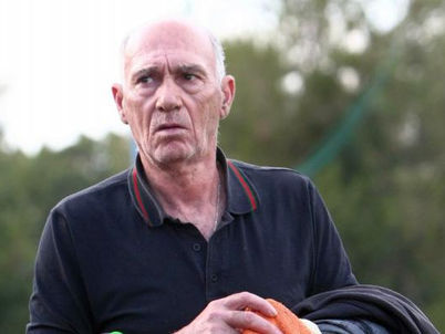 Eυχές της ΑΕΚ στον Αρδίζογλου (φωτό)