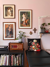 a view of the client chair in Amy C. Duncan's private tattoo studio.