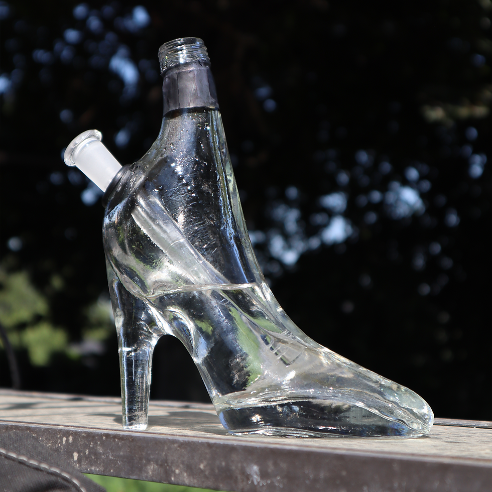 Thumbnail: High Heel Decanter Water Pipe