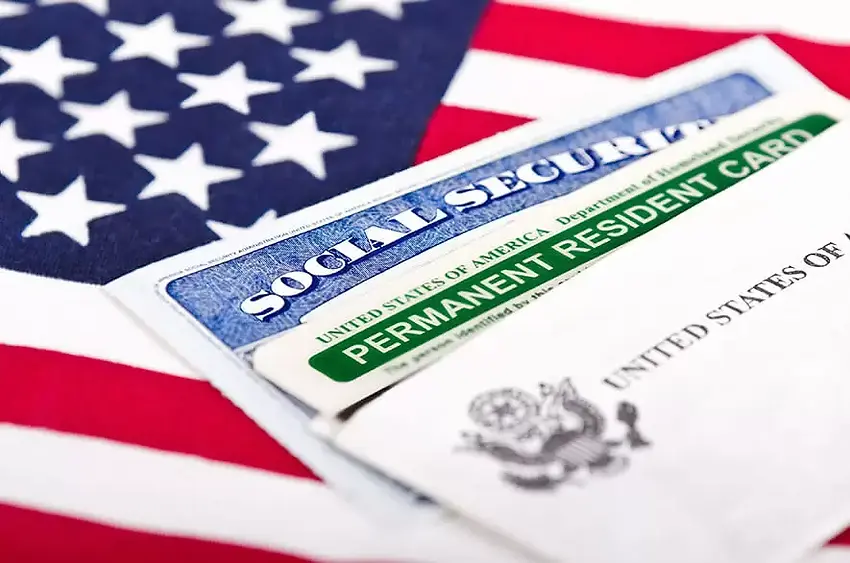 green-cards-and-visas.webp