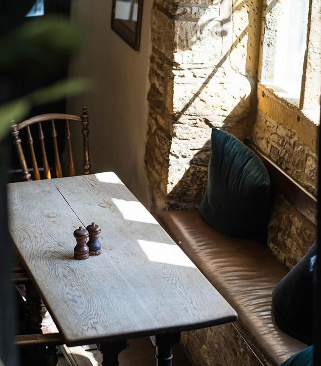 Porch House pub