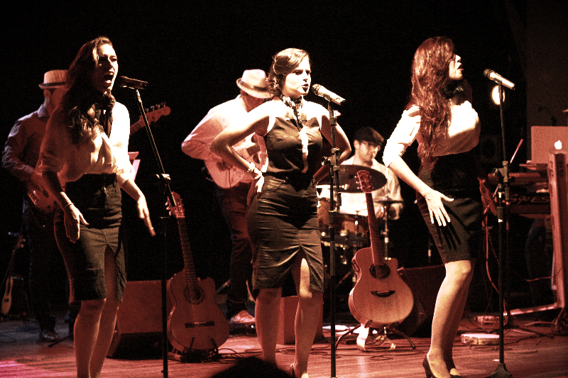 Foto: Hiran Monteiro Artistas: Fernanda Millen, Rhendra Nadyer e Lia Gondim_edited