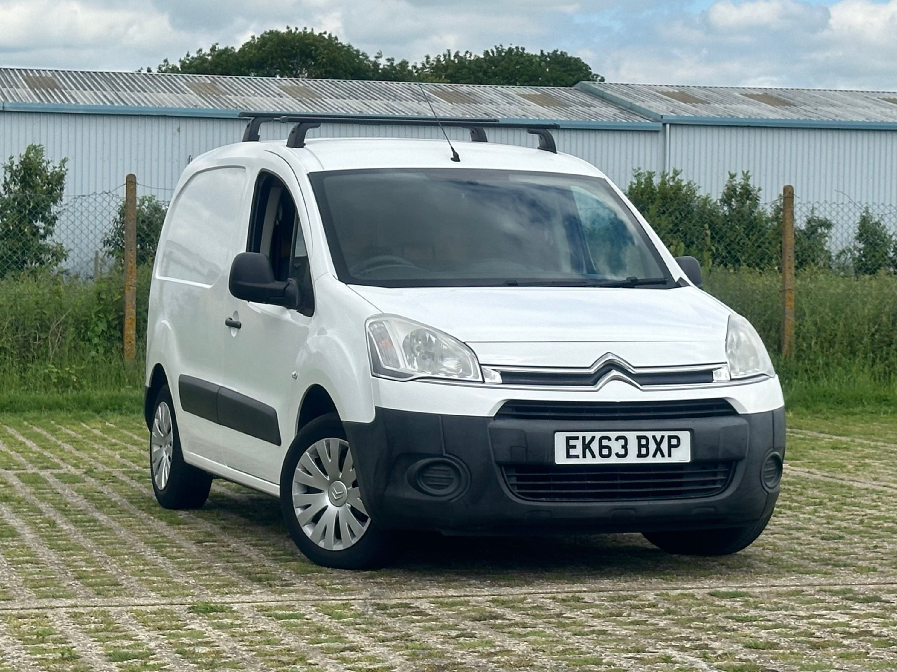 2013 (63) CITROEN BERLINGO 1.6 HDI 625 ENTERPRISE L1 DIESEL 5 Dr in WHITE