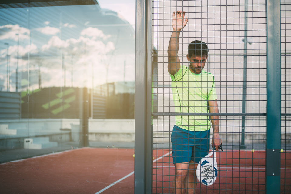 sport39s-man-resting-from-playing-padel.jpg