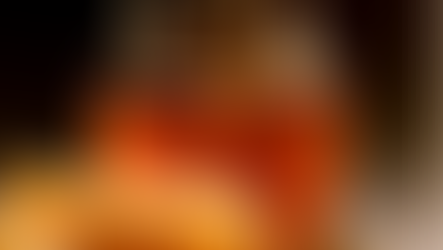 How Does One Queen Bee Manager 80,000 Bees?